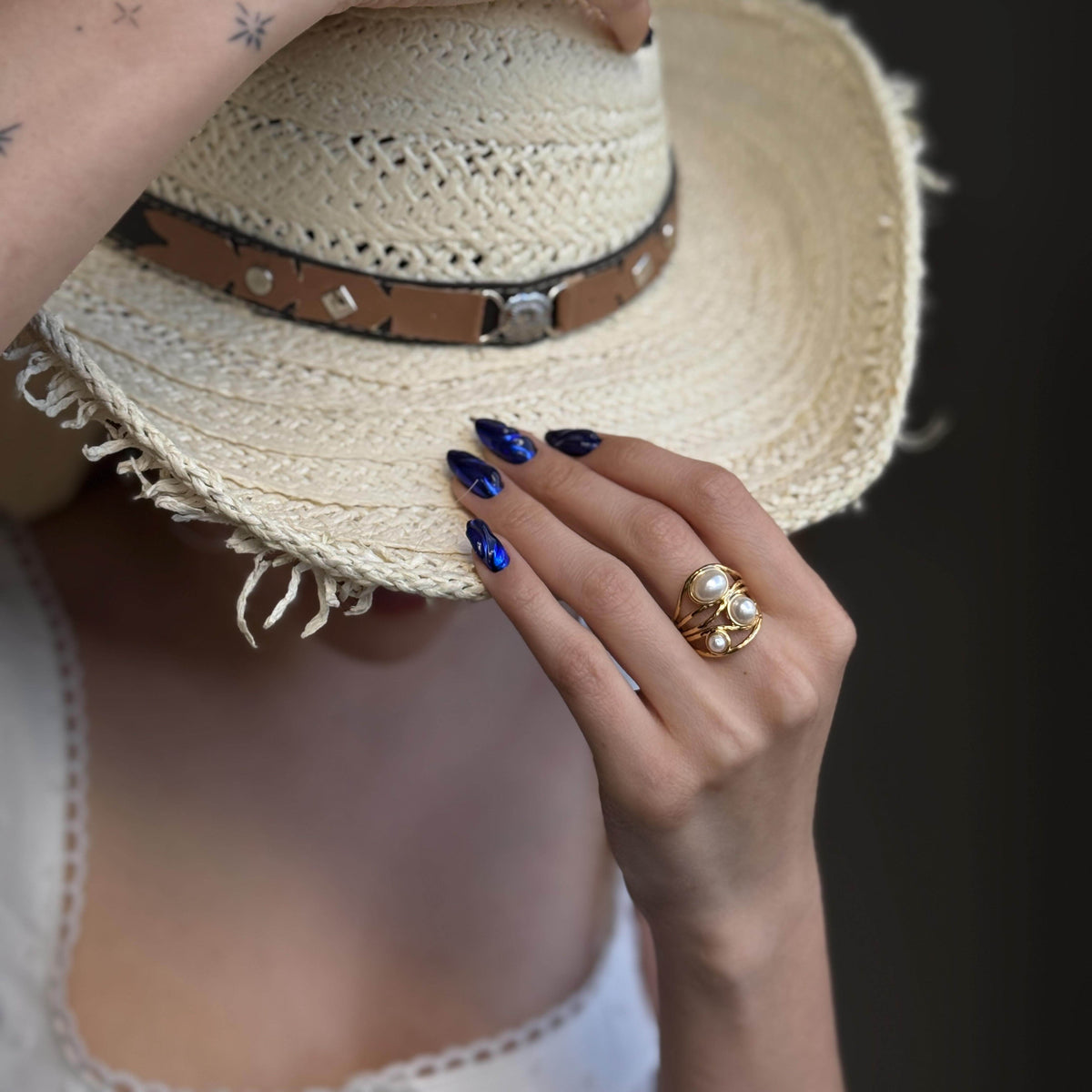 Anello Adela · 4